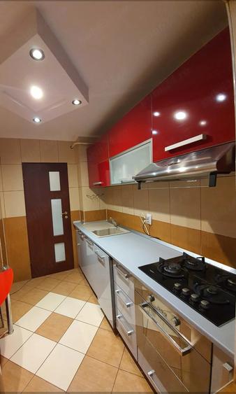 Apartament cu 3 camere decomandat în Micro 17