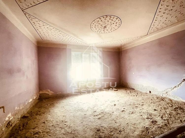 Casă cu Teren 378 Mp în Funcționarilor