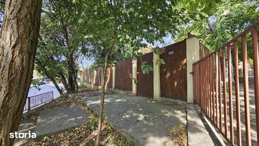 Casă cu 3 camere cu Teren 720 Mp în Păcurari