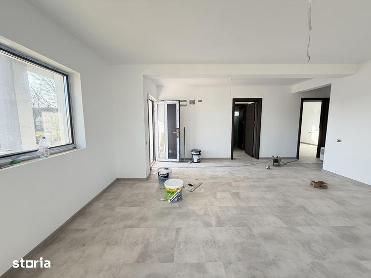 Casă cu 3 camere cu Teren 500 Mp în Țițești