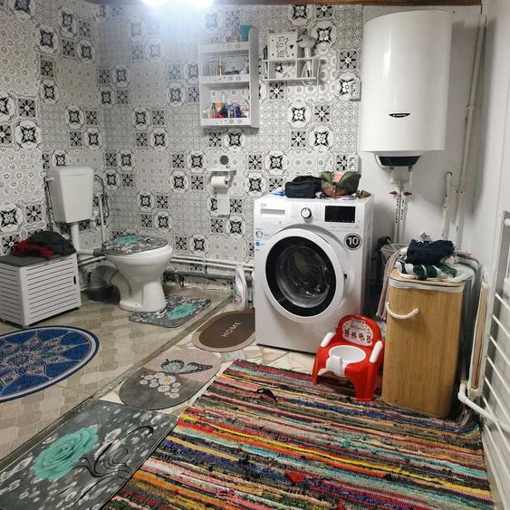 Casă cu 3 camere în Păcureți