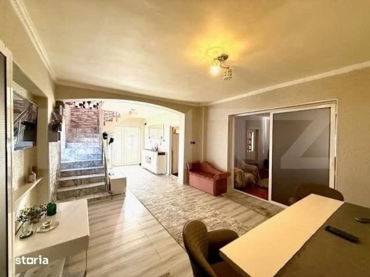 Casă cu 4 camere semidecomandat cu Teren 700 Mp în Central