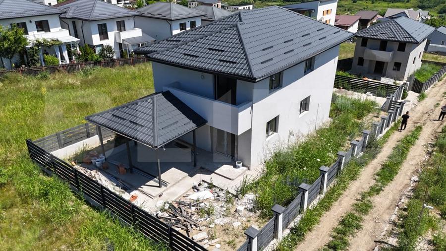 Casă individuală cu 4 camere cu Teren 400 Mp în Rediu