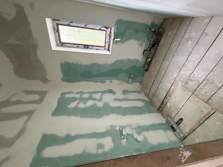 Casă cu 12 camere cu Teren 800 Mp în Bârz