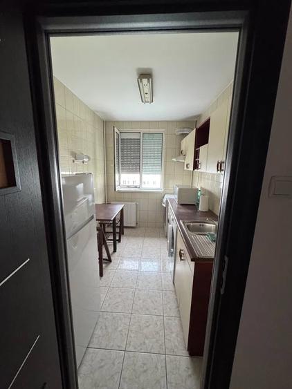 Apartament cu 2 camere decomandat, mobilat în Titan