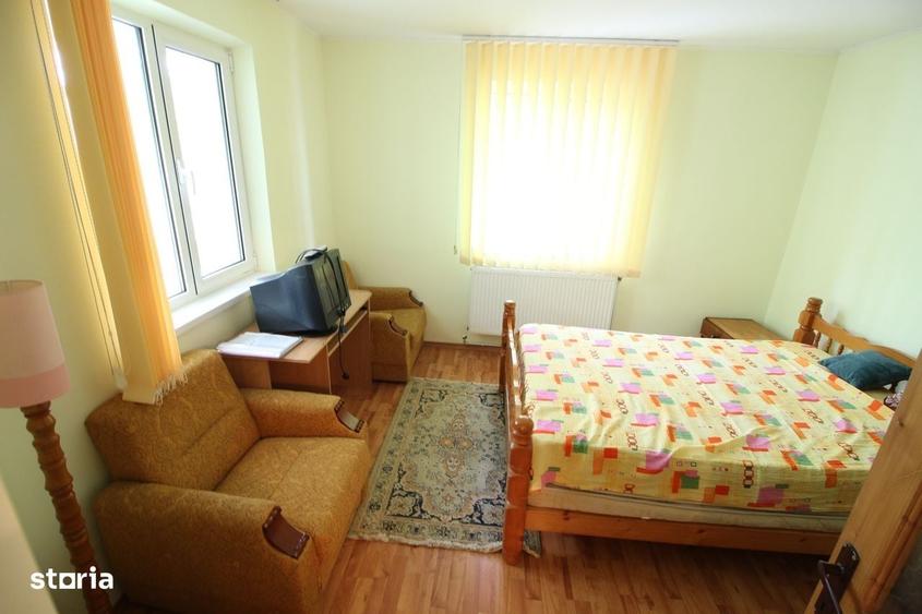 Casă cu 3 camere în Vânători