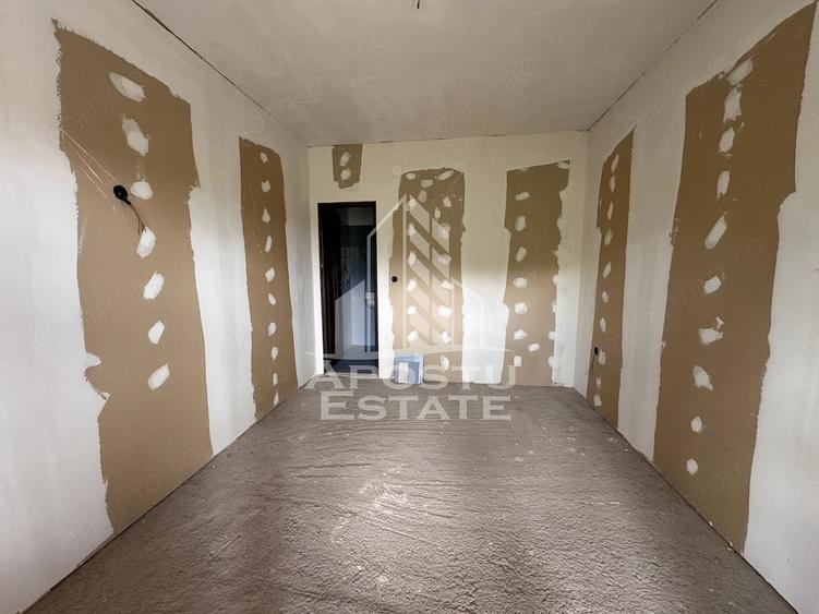 Casă cu Teren 1100 Mp în Fărcădin