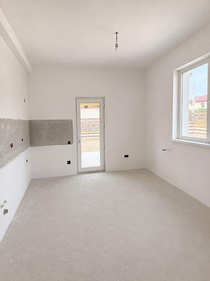 Casă cu 4 camere în Poiana lui Stângă