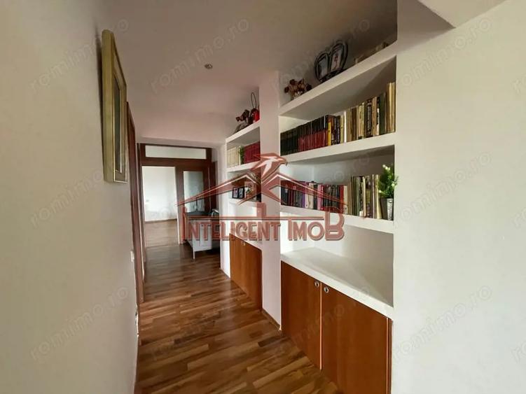 Apartament cu 4 camere semidecomandat în Central