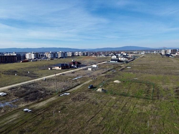 Teren Construcții intravilan de 662 mp, în Nord