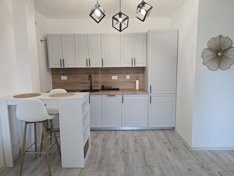 Apartament cu 2 camere decomandat în Central