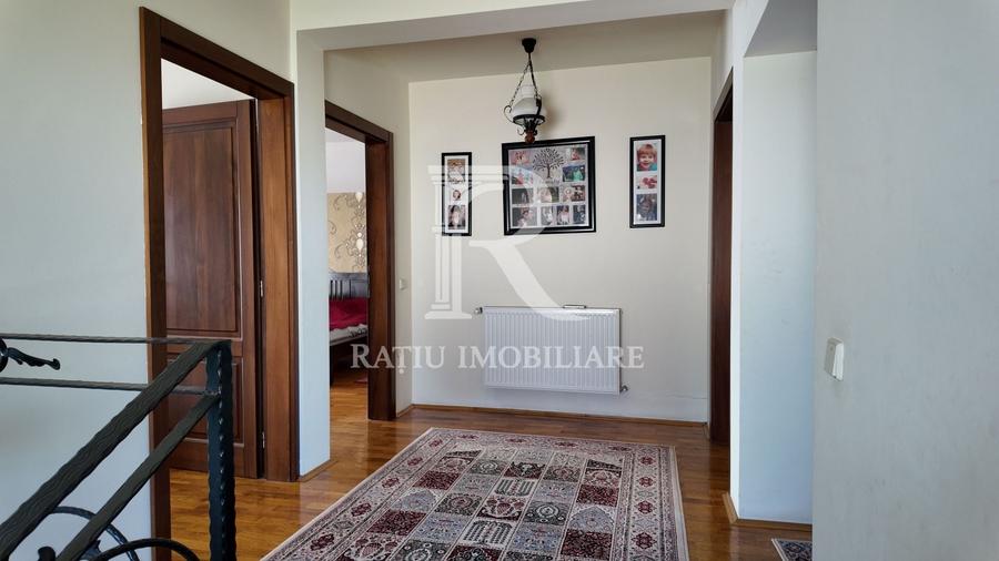 Casă individuală cu 4 camere cu Canalizare în Sântandrei