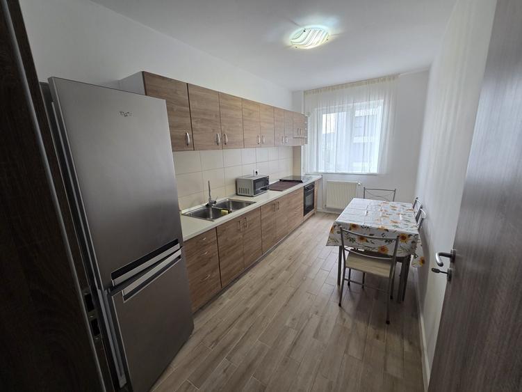 Apartament cu 2 camere decomandat în Exterior Vest