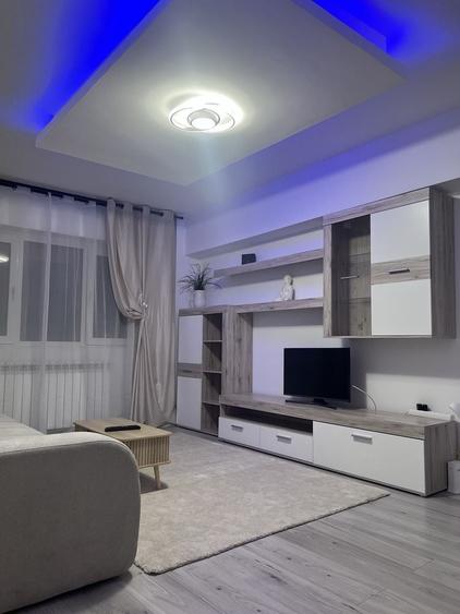 Apartament cu 2 camere decomandat, mobilat în Apărătorii Patriei
