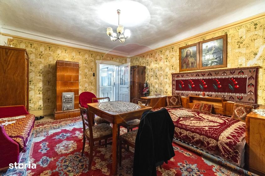 Casă cu 5 camere cu Teren 1995 Mp în Jibert
