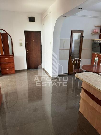 Apartament cu 3 camere decomandat, mobilat în Medicină