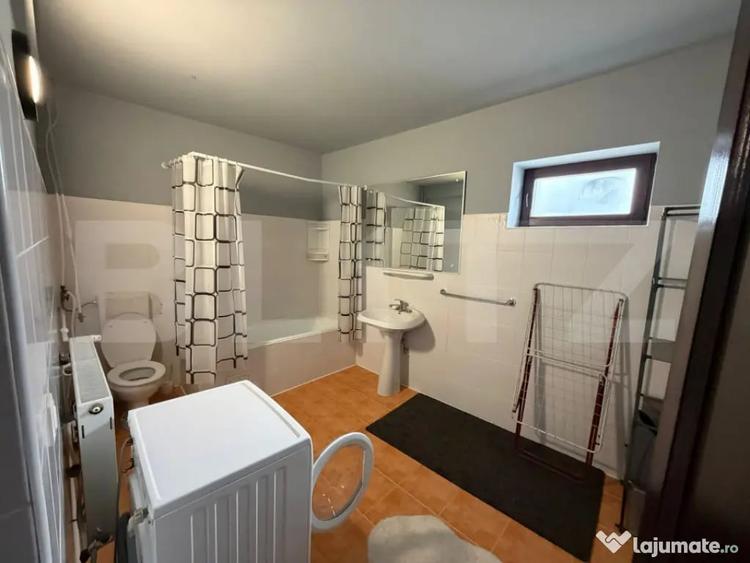 Casă cu 4 camere cu Teren 200 Mp în Central
