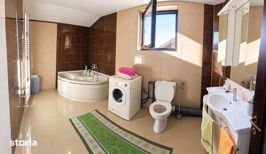Casă cu 4 camere cu Teren 1070 Mp în Mireșu Mare