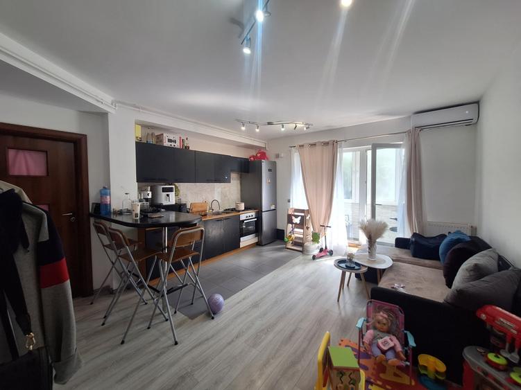 Apartament cu 2 camere, 40 mp, balcon, zona Eroilor - 2