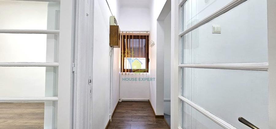 Apartament cu 4 camere decomandat în P-ța Rosetti