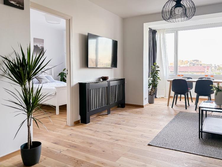Apartament cu 3 camere în P-ța Romană