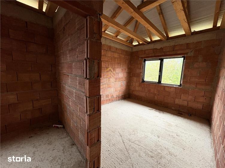 Casă cu 5 camere cu Teren 500 Mp în Central