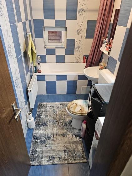 Apartament cu 3 camere decomandat în Exterior Vest