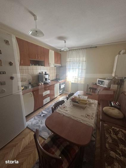 Apartament cu 3 camere decomandat în Micro 16