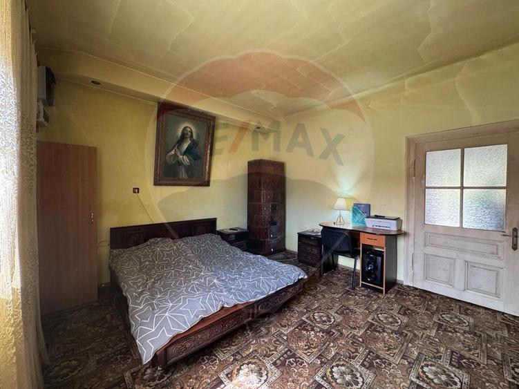 Casă individuală cu 4 camere cu Teren 450 Mp în Șega