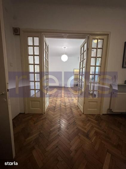 Apartament cu 2 camere decomandat în Centrul Istoric