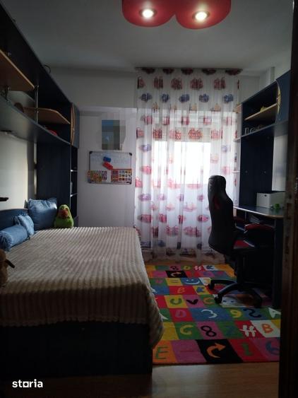 Apartament cu 3 camere decomandat în Dorobanți