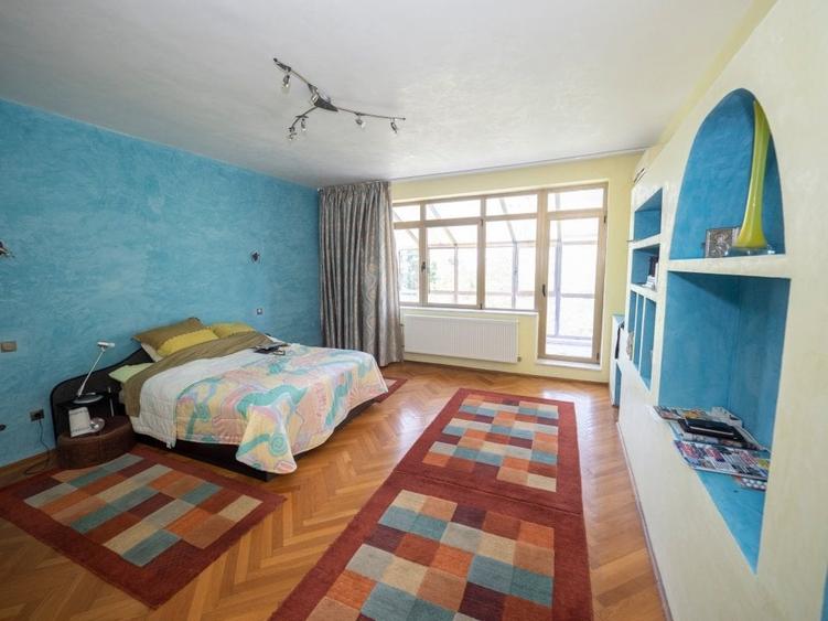 Casă individuală cu 9 camere cu Piscina în Snagov