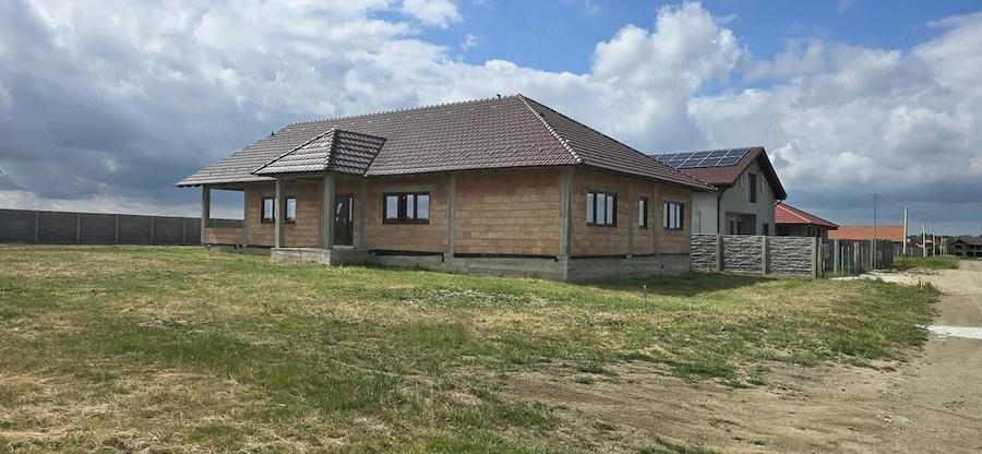 Casă cu Teren 724 Mp în Central