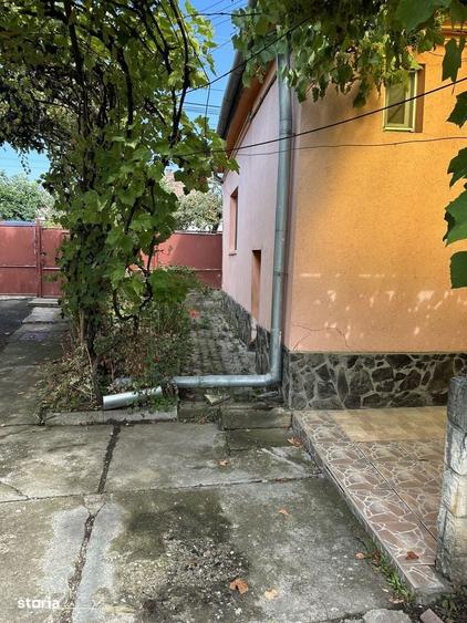 Casă cu 4 camere cu Teren 850 Mp în Central