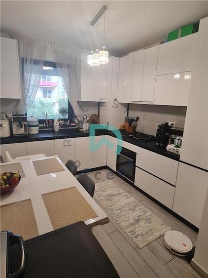 Apartament cu 2 camere decomandat în Tractorul