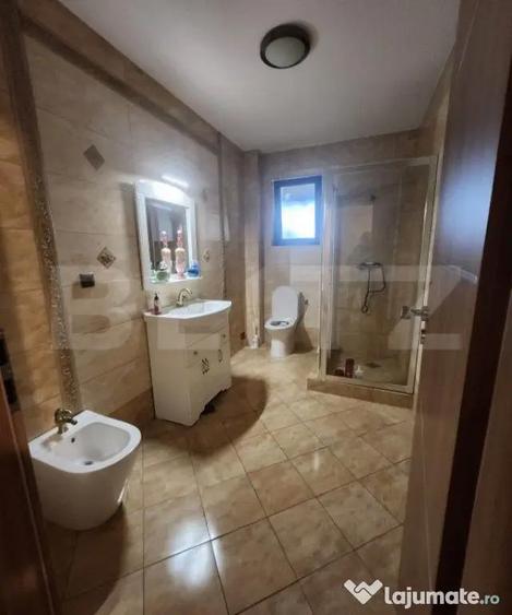 Casă cu 5 camere cu Teren 500 Mp în Criș