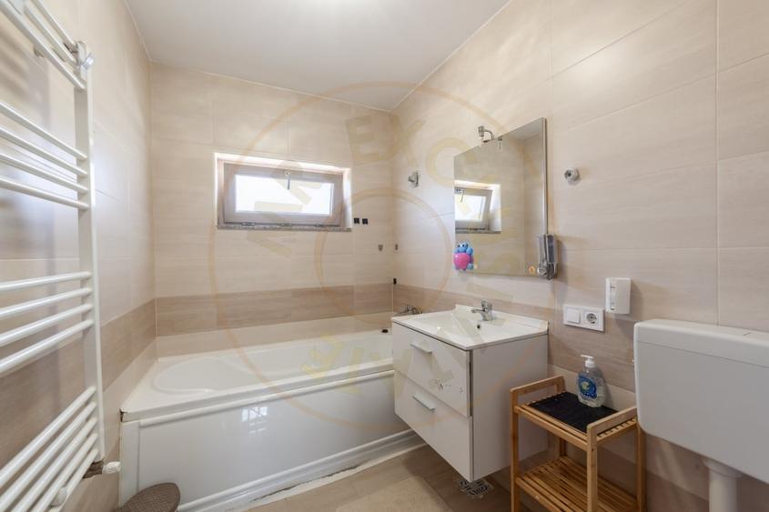 Duplex cu 3 camere cu Canalizare în Moșoaia