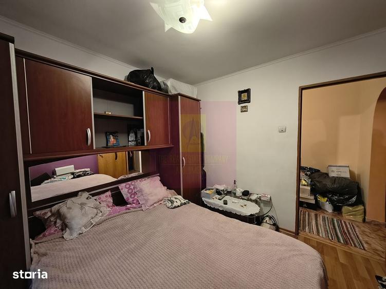Apartament cu 3 camere decomandat în Colentina