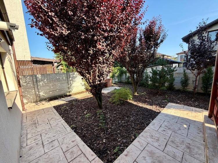 Casă individuală cu 4 camere cu Canalizare în Tunari