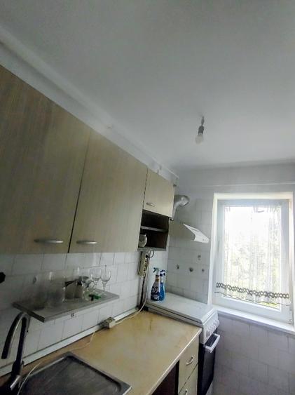 Apartament cu 3 camere semidecomandat în Micro 14