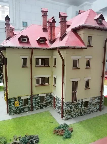 Casă cu 25 camere cu Teren 1000 Mp în Ultracentral