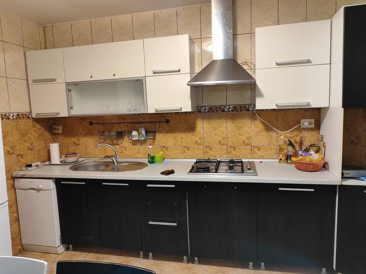 Casă cu 3 camere cu Teren 300 Mp în Valu lui Traian
