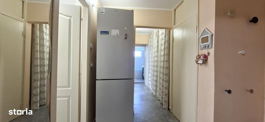 Apartament cu 3 camere decomandat în Micro 17