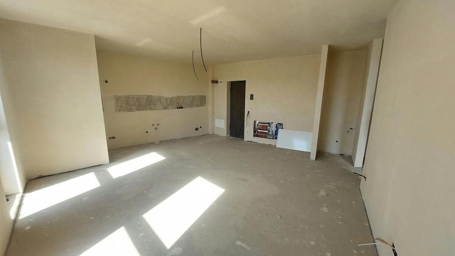 Apartament cu 2 camere semidecomandat în Mărăști
