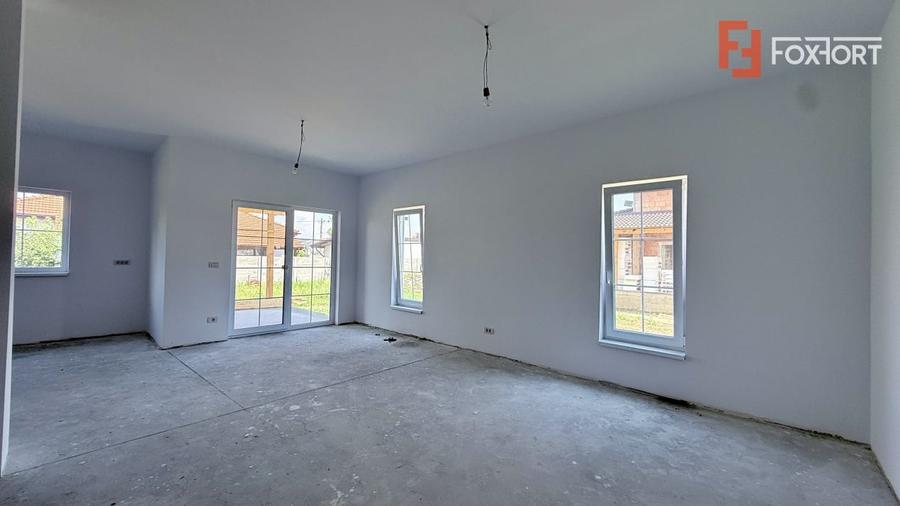 Duplex cu 5 camere cu Canalizare în Moșnița Veche