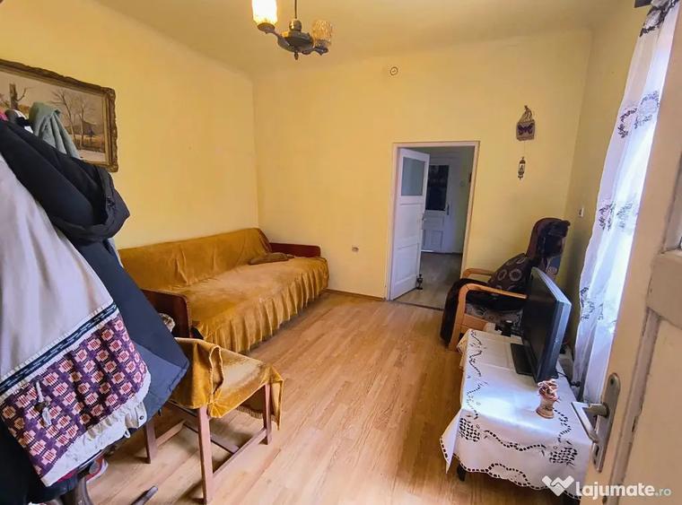Casă cu 4 camere cu Teren 194 Mp în Ultracentral