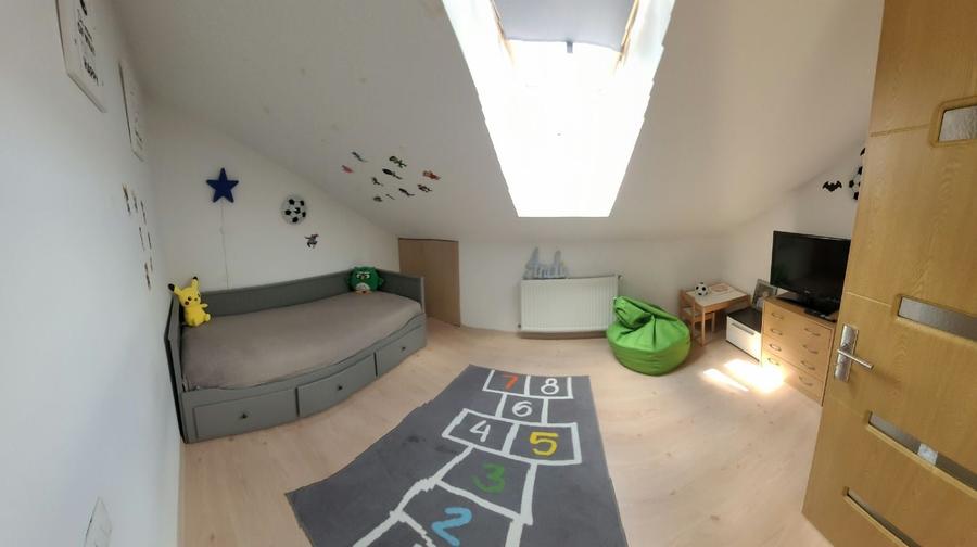 Apartament cu 4 camere decomandat în Apahida