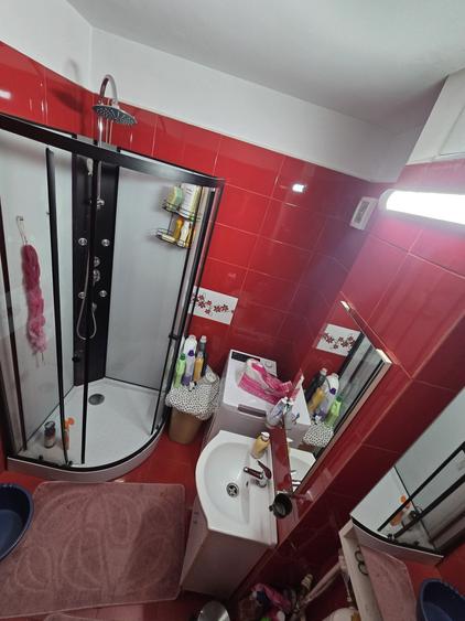 Apartament cu 3 camere decomandat în Dristor