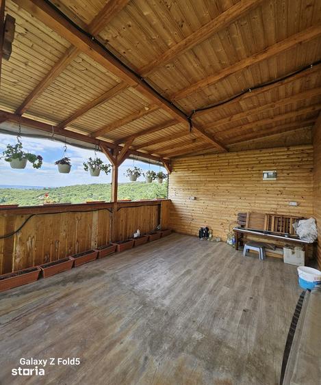 Casă cu 2 camere cu Teren 1035 Mp în Podgoria