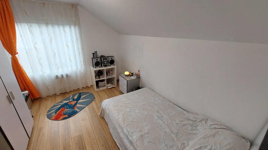 Casă cu 4 camere cu Teren 500 Mp în Șerbănești